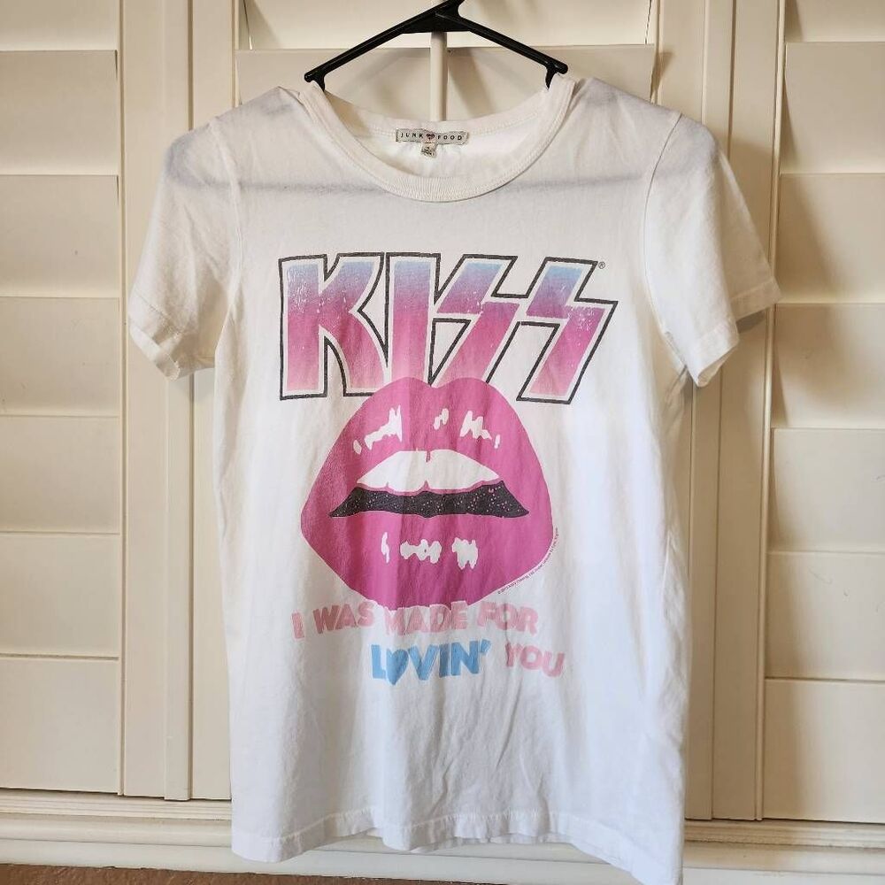 Junk Food Kiss White Graphic Tshirt Size Small